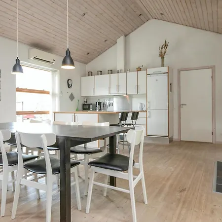 Casa de Férias Pet Friendly Home In Hadsund With Sauna