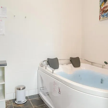 Casa de Férias Pet Friendly Home In Hadsund With Sauna Hadsund