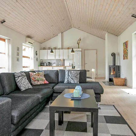 Casa de Férias Pet Friendly Home In Hadsund With Sauna *